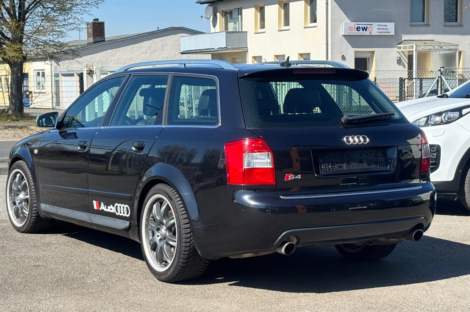 Audi Quattro 2004 — engine 4.163 cm³, 344 HP (253kW)