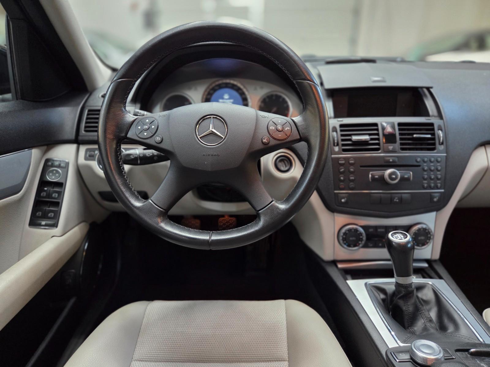 Mercedes-Benz C200 2008 — photo 8