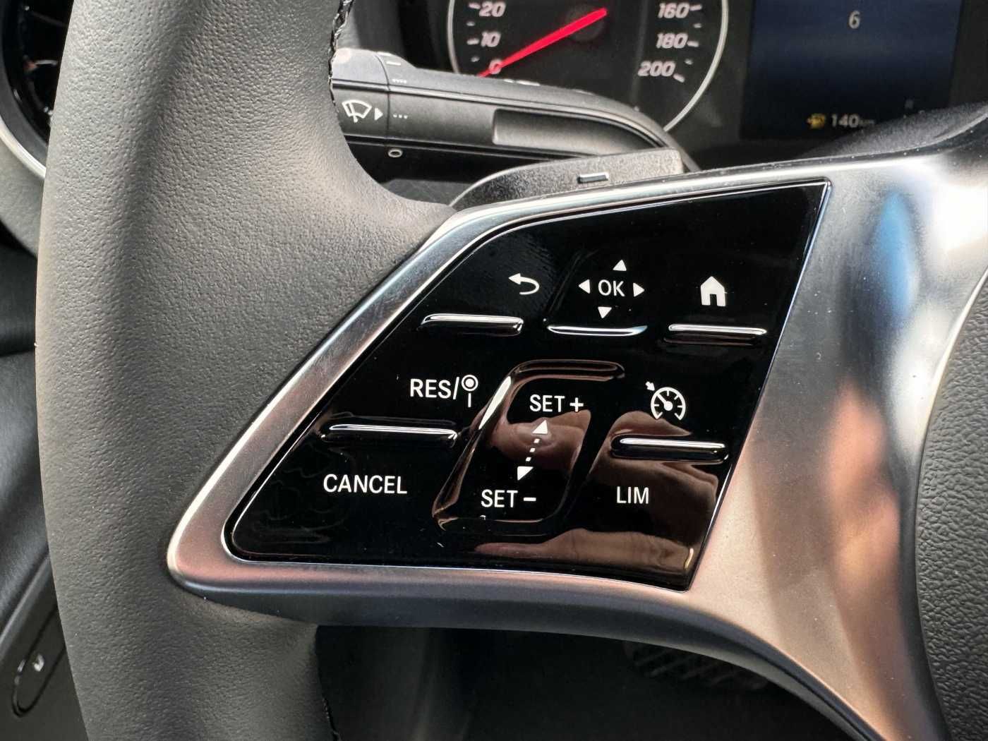 Fahrzeugabbildung Mercedes-Benz Sprinter 319 CDI 4x4 DoKa AHK3,5 Klima Kamera