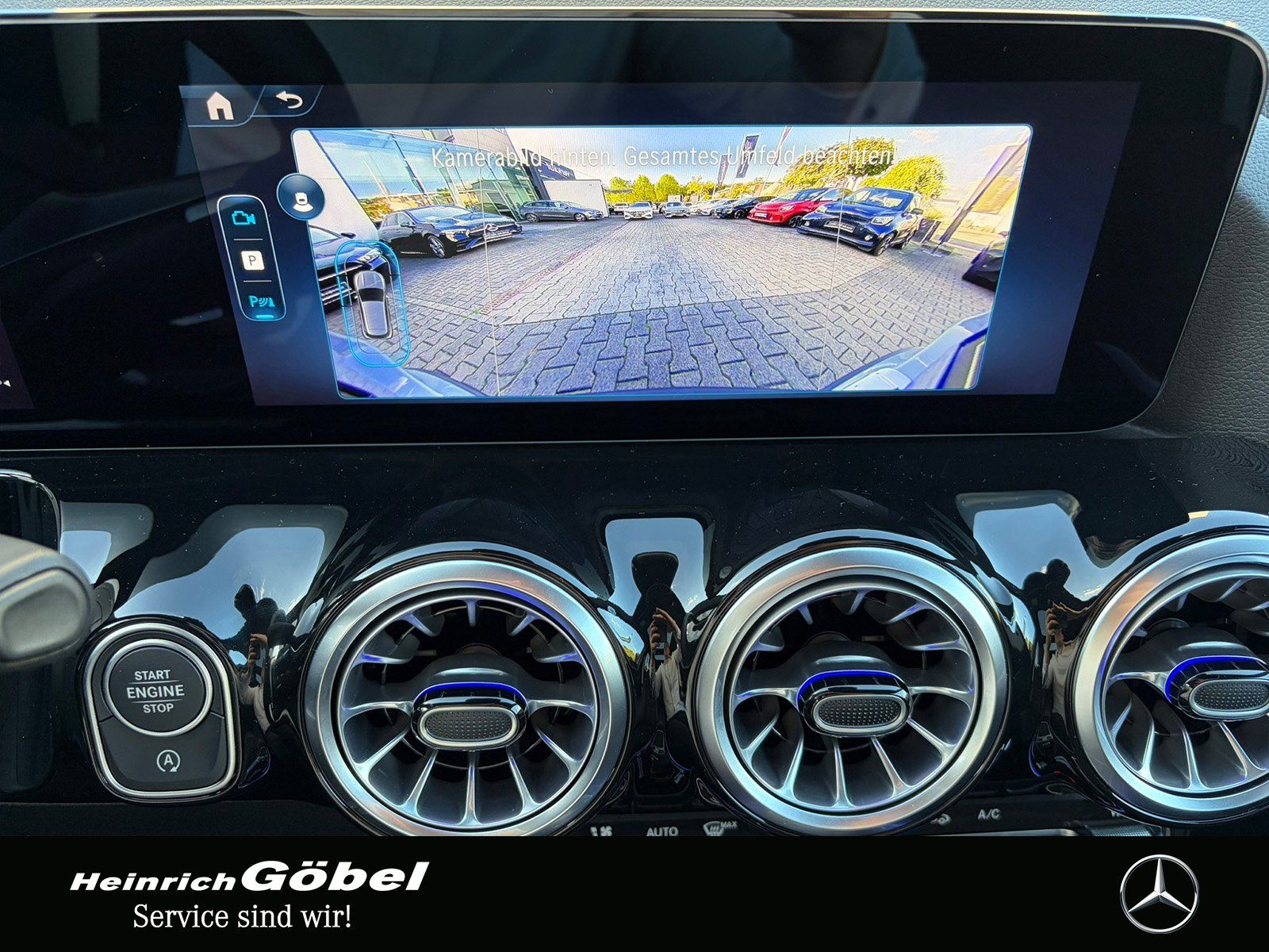 Fahrzeugabbildung Mercedes-Benz GLA 200 AMG*PANO*AHK*20ZOLL*FAP*APPLECAR-PLAY*