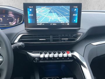 Peugeot 5008 Allure Pack Hybrid 136 +Navi+SHZ+AHK