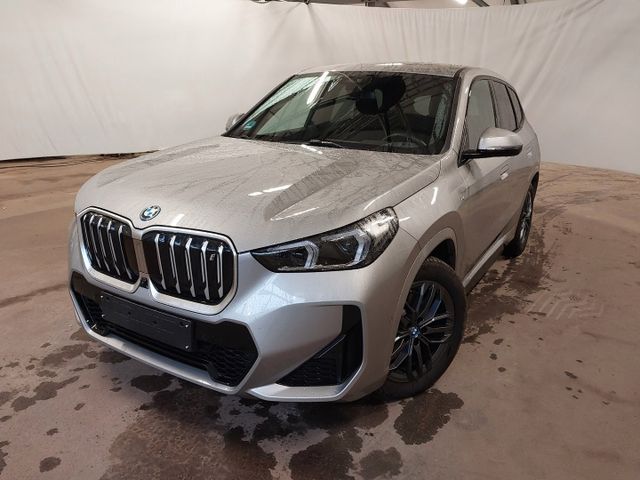 BMW iX1 30 xDrive M Sport AHK_HUD_22KWAC-Laden_eSitz