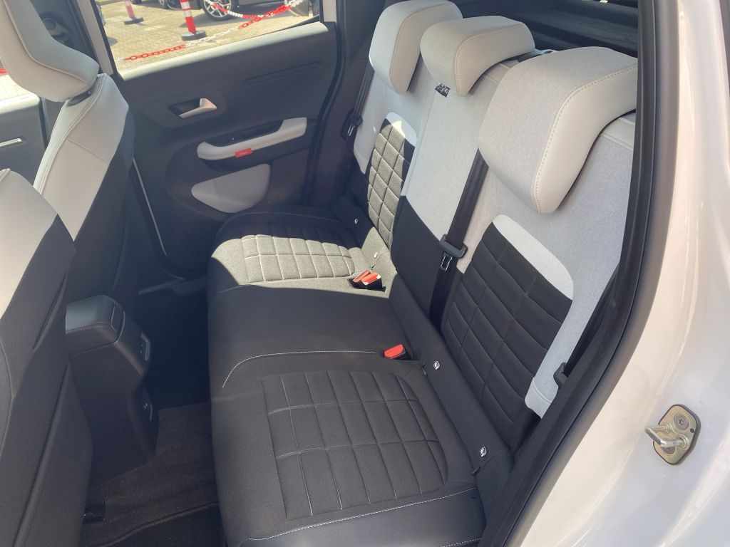 Fahrzeugabbildung Citroën C3 Hybrid 110 Automatik MAX *Winterpak*Navi*Cam*