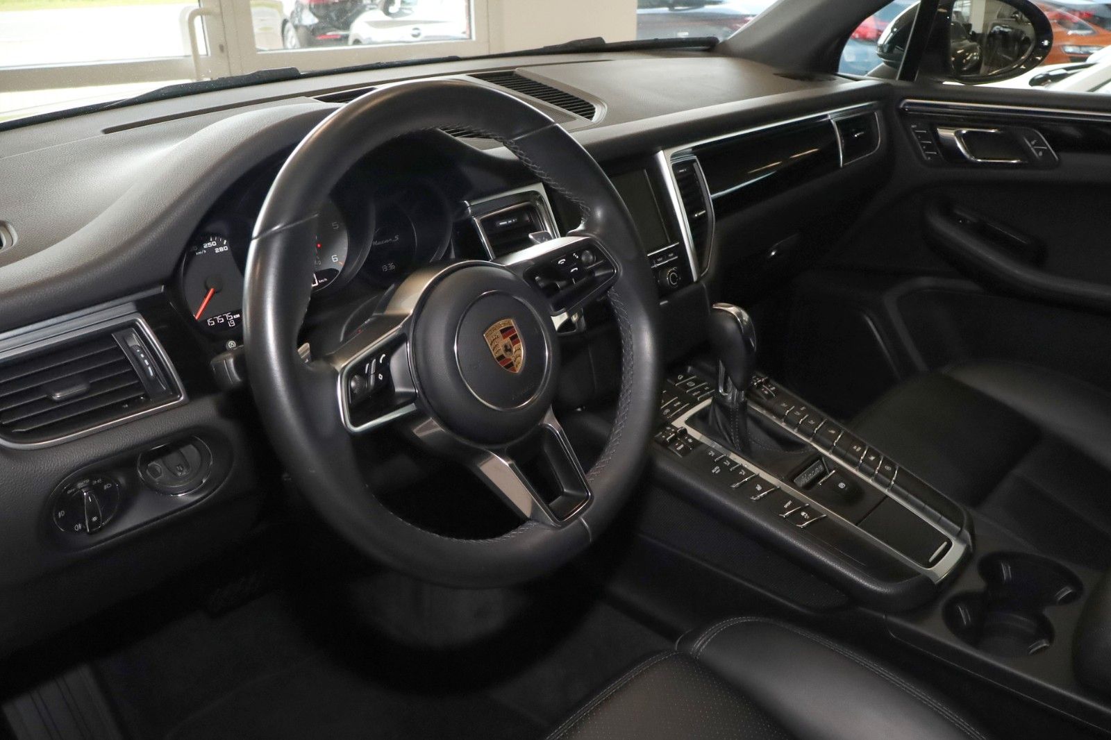 Fahrzeugabbildung Porsche Macan S Diesel Panorama, 21Zoll, Kamera,APPROVED