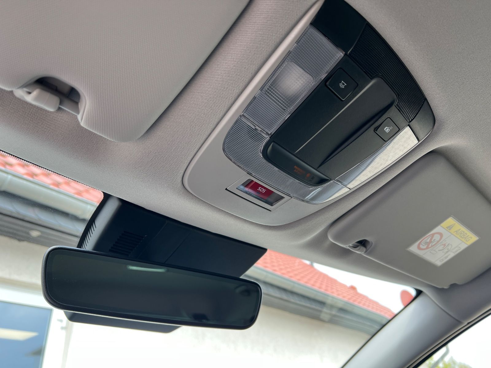 Fahrzeugabbildung Kia SPORTAGE 1.6T 48V 2WD DCT ULTIMATE EDITION