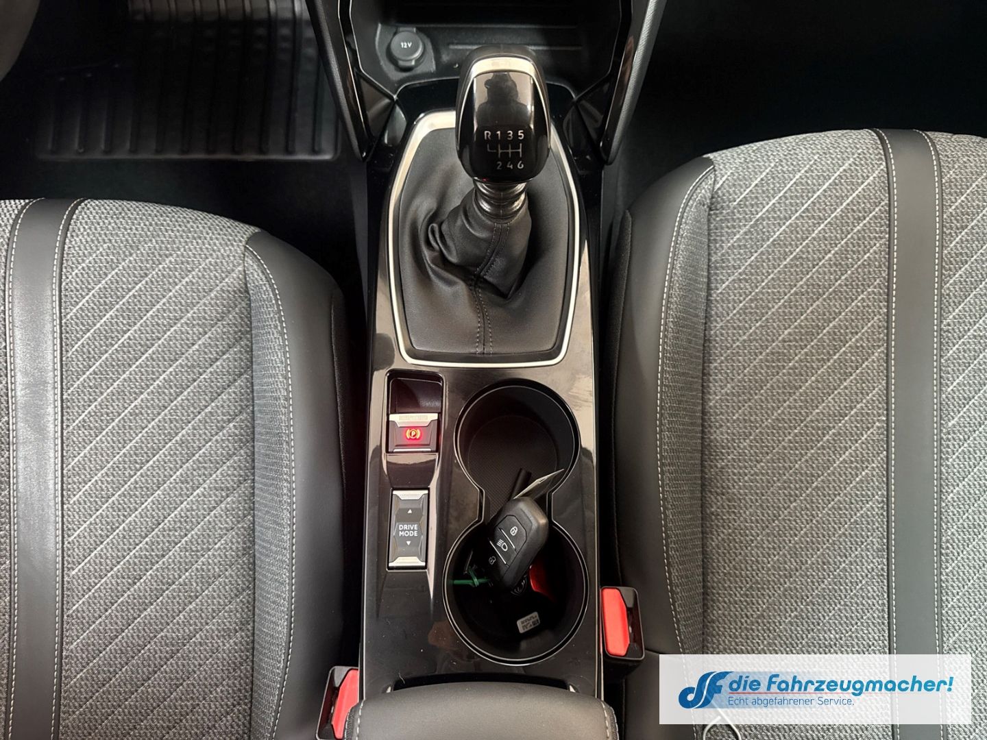 Fahrzeugabbildung Peugeot 208 Allure Digitales Cockpit LED Apple CarPlay A