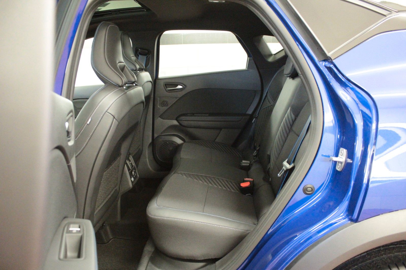 Fahrzeugabbildung Renault Captur Mild Hybrid 160 EDC Esprit Alpine