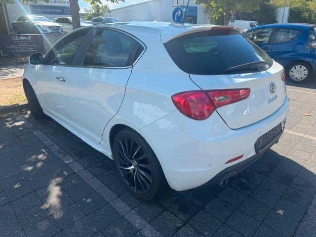 Fahrzeugabbildung Alfa Romeo Giulietta Turismo Sportiva LEDER