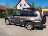 Mitsubishi Pajero 3,2 DI-D 4WD, TOP,  1. Hand, unfallfrei - Mitsubishi Pajero: 4.4