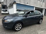 Ford Focus 1.6 (115CV) 5p. Bz.- GPL Ikon*CERCHI - Ford Focus mit LPG-Antrieb: Limousine