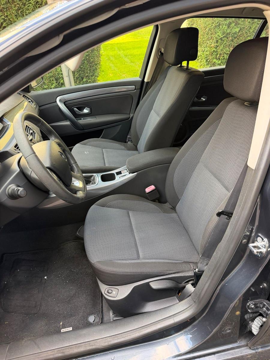 Renault Laguna 2009 — photo 8
