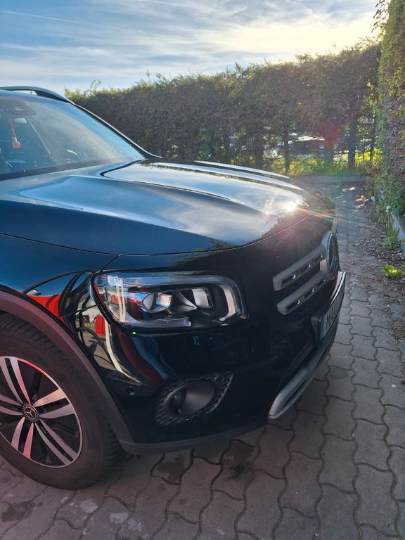Mercedes-Benz GLB 200