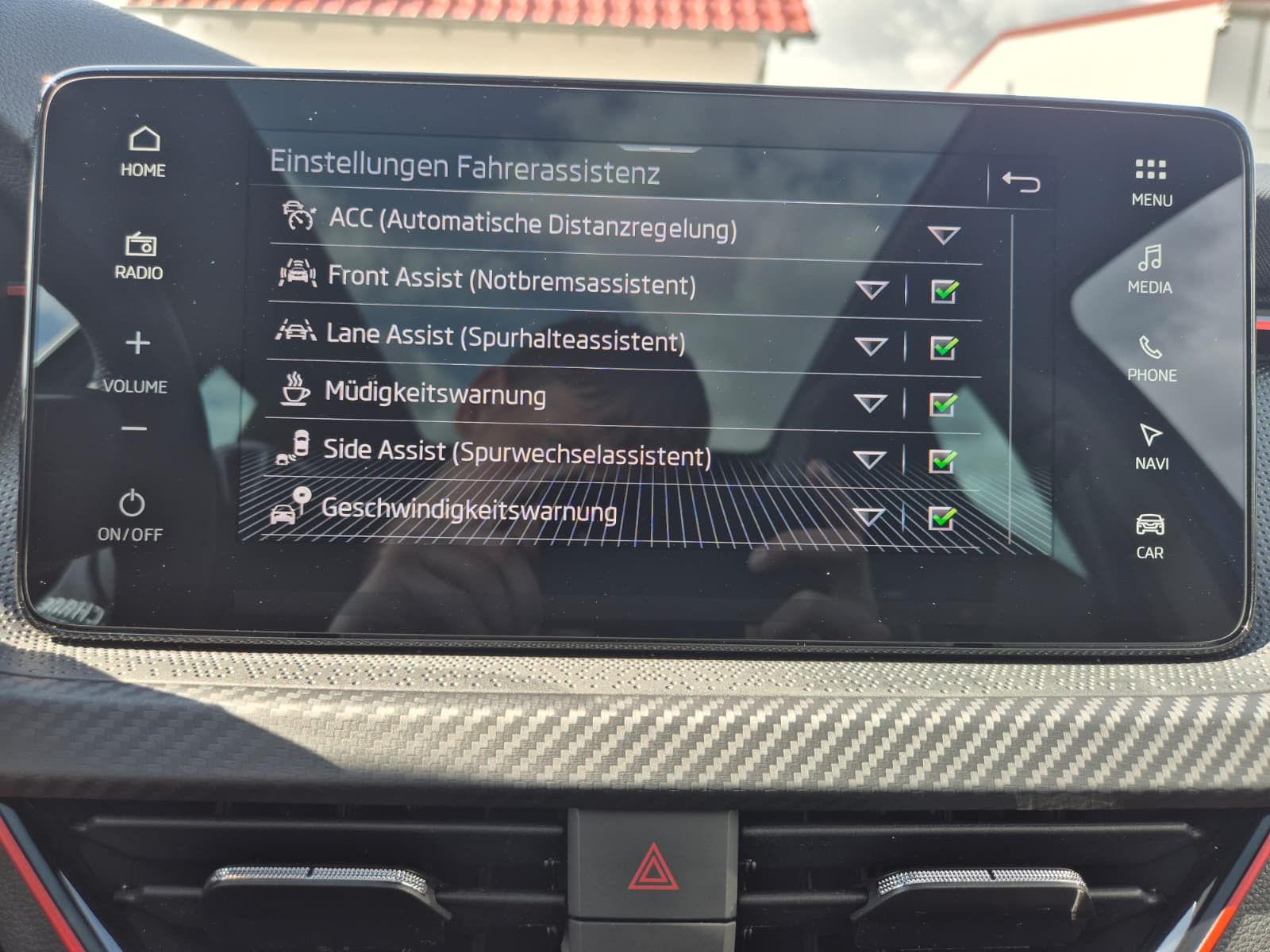 Fahrzeugabbildung SKODA Kamiq 1.5 TSI DSG Monte Carlo PANO*MATRIX*5J.GAR