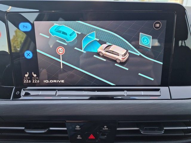 Fahrzeugabbildung Volkswagen Golf VIII Style LED ACC AID HUD NAVI PDC SHZ LED