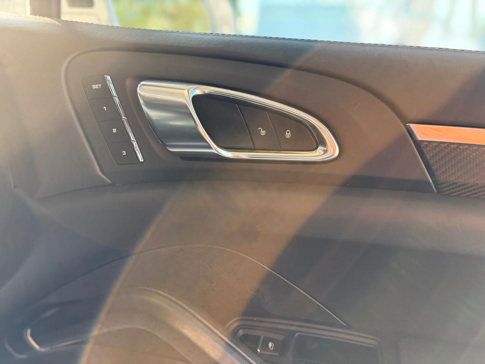 Fahrzeugabbildung Porsche Cayenne Turbo/PCCB/Panodach/Burmester/Voll!