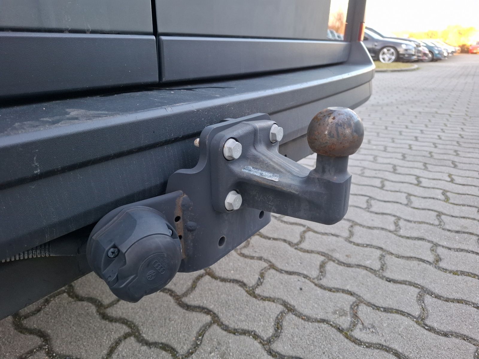 Fahrzeugabbildung Volkswagen Crafter Kasten 35 MR HD AHK Navi Klima GRA RFK