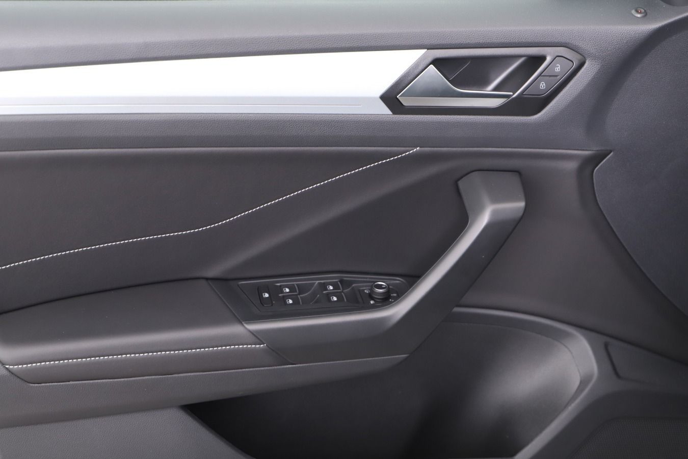 Volkswagen T-Roc - Bild 12