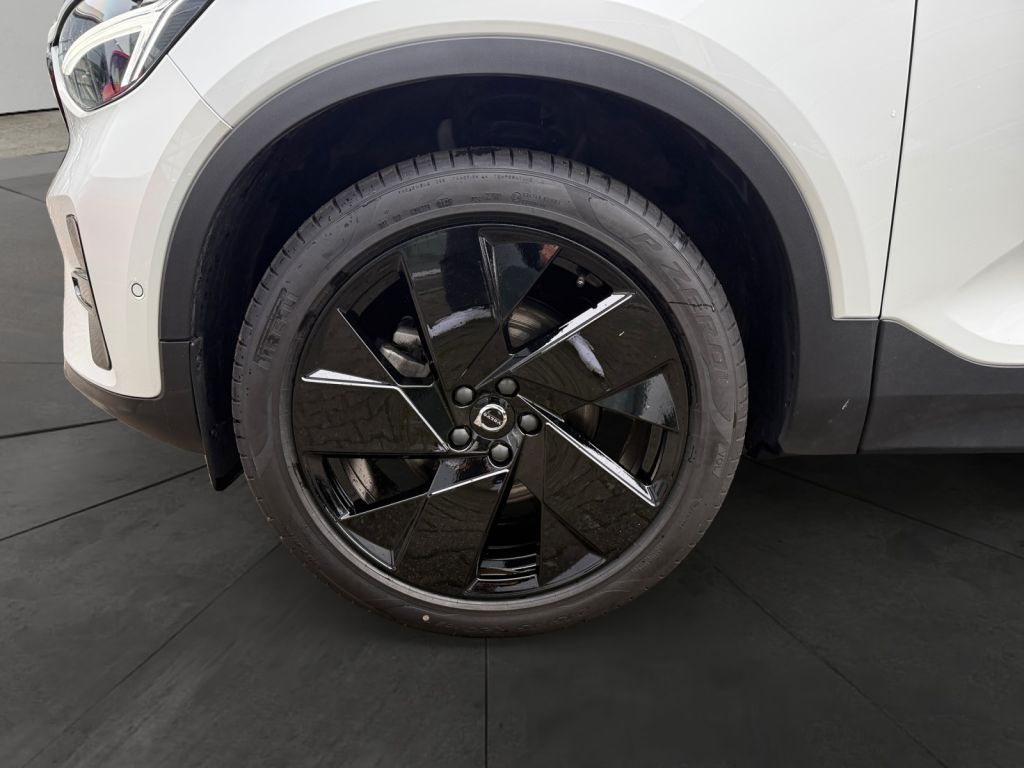 VOLVO XC40 B3 B DKG Plus Black Edition 360° Standheiz VOLVO XC40 B3 B DKG Plus Black Edition 360° Standheiz