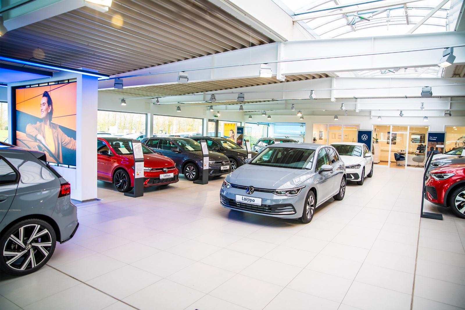 showroom-image-top