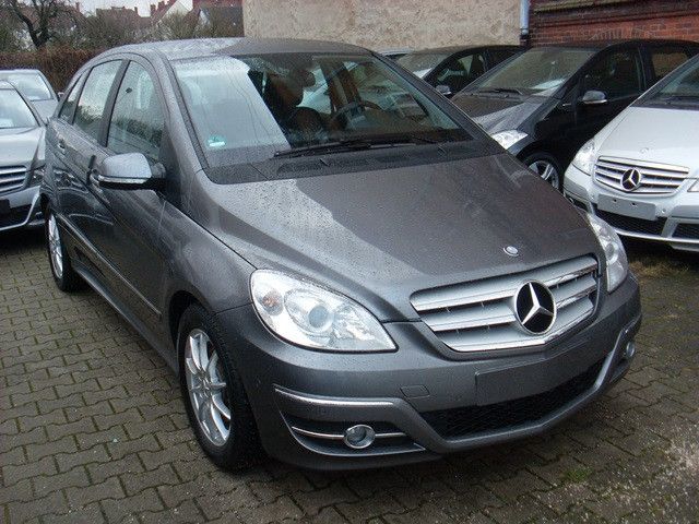 Mercedes-Benz B 200 Tempomat/Sitzheizung/ Akt. Park-Assistent