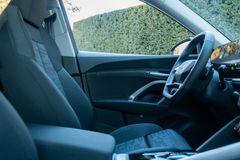 AUDI Q5 2.0 TDI quattro/ S LINE/ BUSINESS/ AHK/ 21" AUDI Q5 2.0 TDI quattro/ S LINE/ BUSINESS/ AHK/ 21"