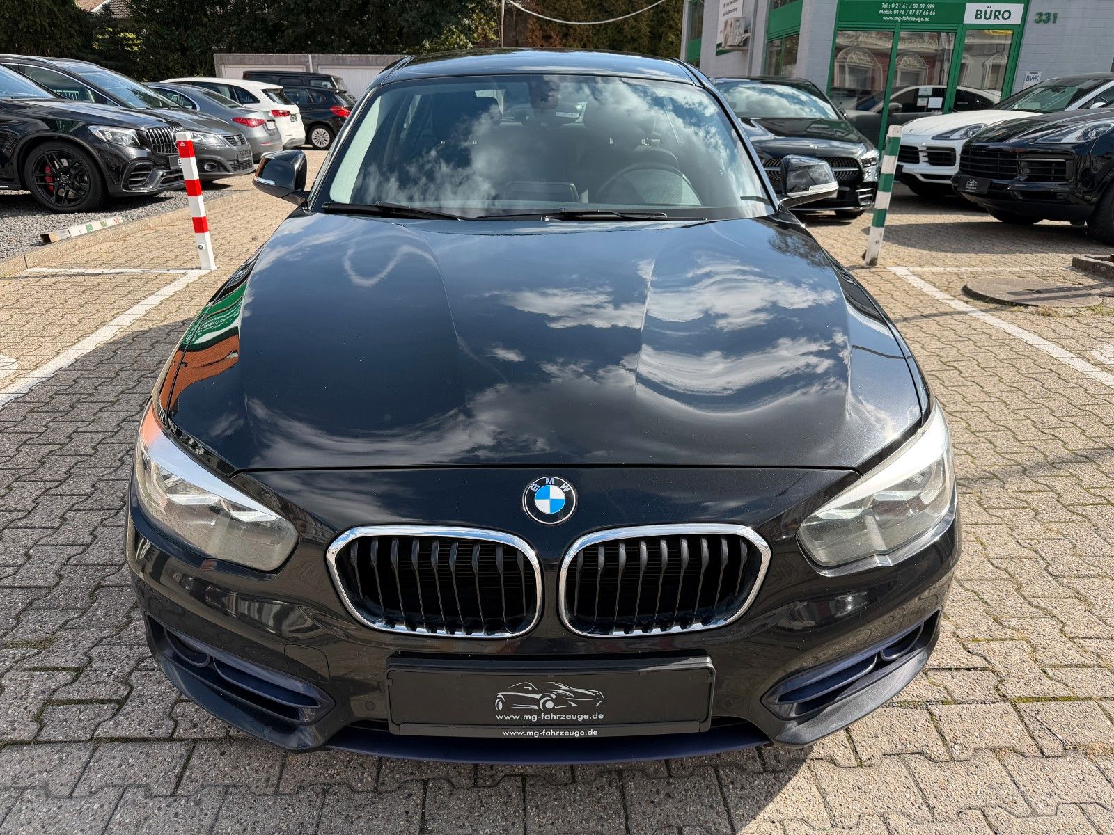 Fahrzeugabbildung BMW 118 d Sport Line AUTOMATIK NAVI BMW SCHECKHEFT