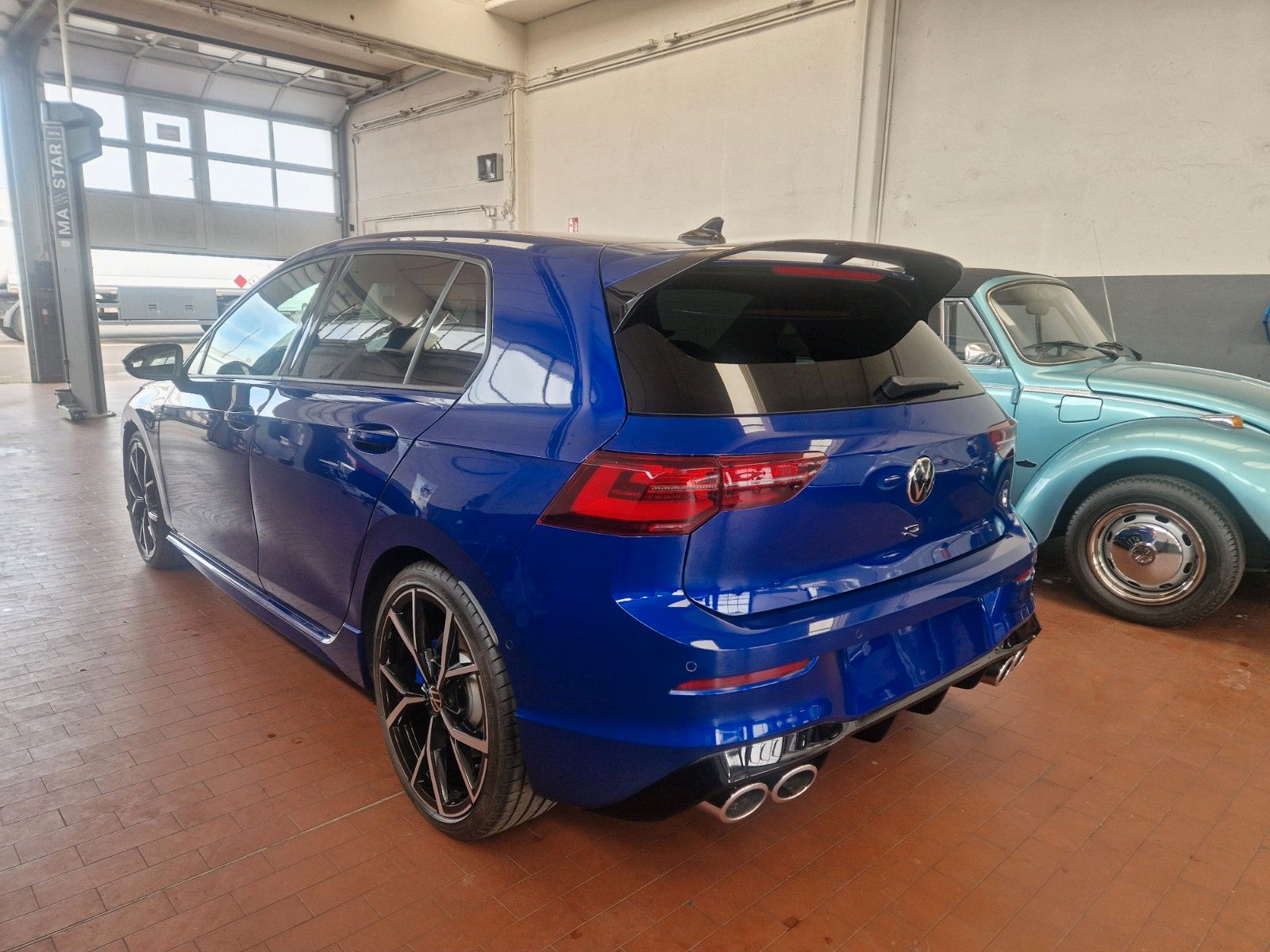 Volkswagen Golf VIII R 4MOTION PANO AMBIENTE DEKRA PERFORM foto 2