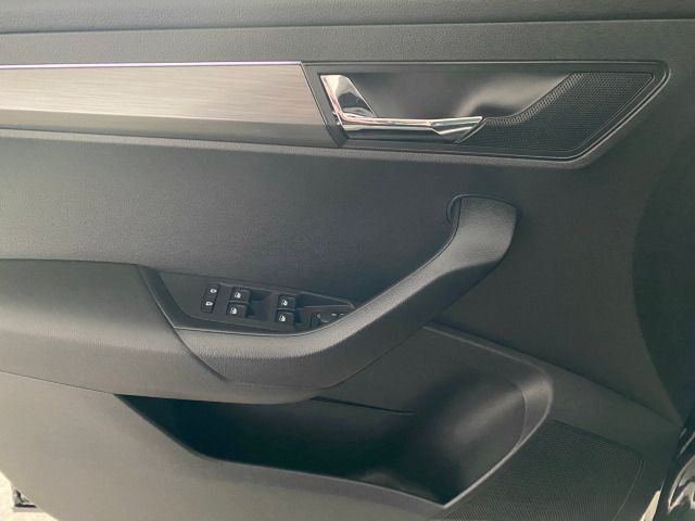 Karoq Clever 1.5 TSI DSG AHK+NAVI+KAMERA+LED