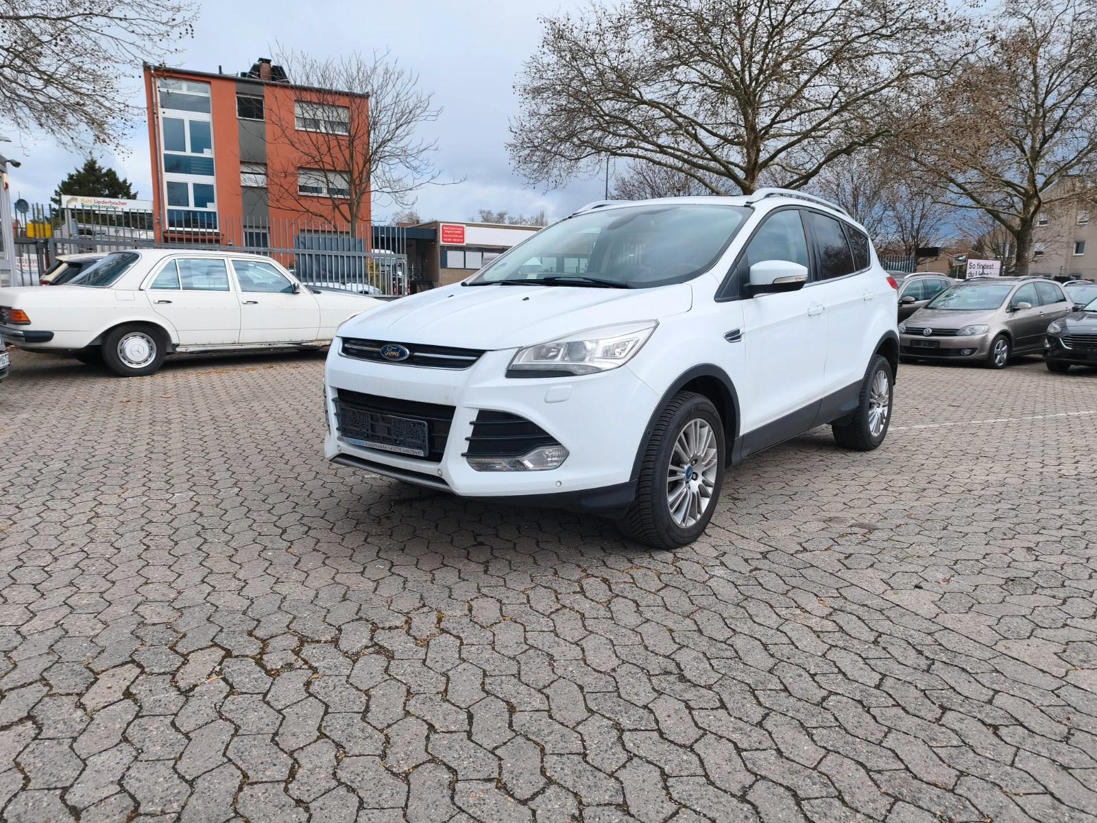 Ford Kuga 1.6 Titanium*Automatik*Tüv Neu*Pano*SHZ*TMP
