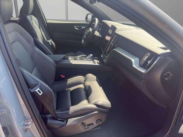 Volvo XC60 Ultra Black Edition AWD