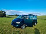 Volkswagen T4 Caravelle 2.5 TDI 75kW syncro Standard - Volkswagen T4 Caravelle: Grün