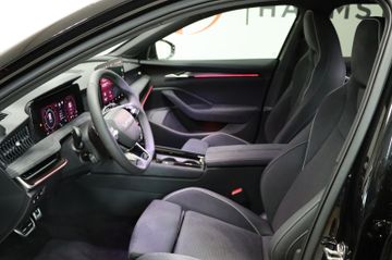 Skoda Superb 1.5 TSI DSG Sportline Combi AHK DCC Navi