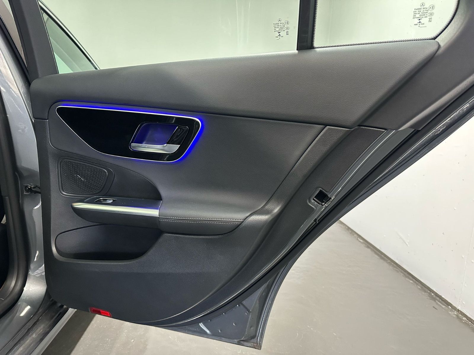 Fahrzeugabbildung Mercedes-Benz C 220 d T Autom. AVANTGARDE*PANO*KAMERA*LED*SPUR