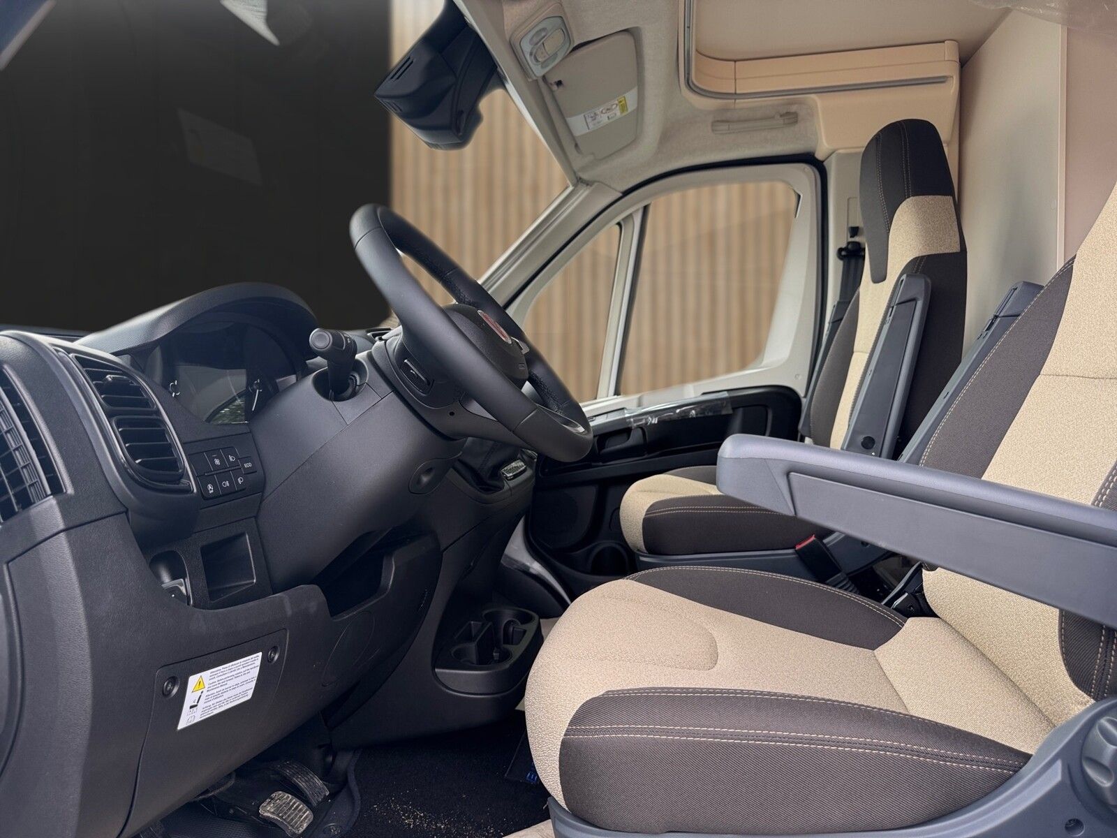 Fahrzeugabbildung Eura Mobil Activa One AO 650 HS Travel Plus/Mark./Fahrradt.