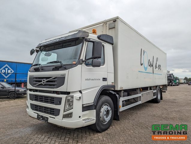 Volvo FM330 4x2 Daycab Euro5 KuikenBak 8.2m + Webasto