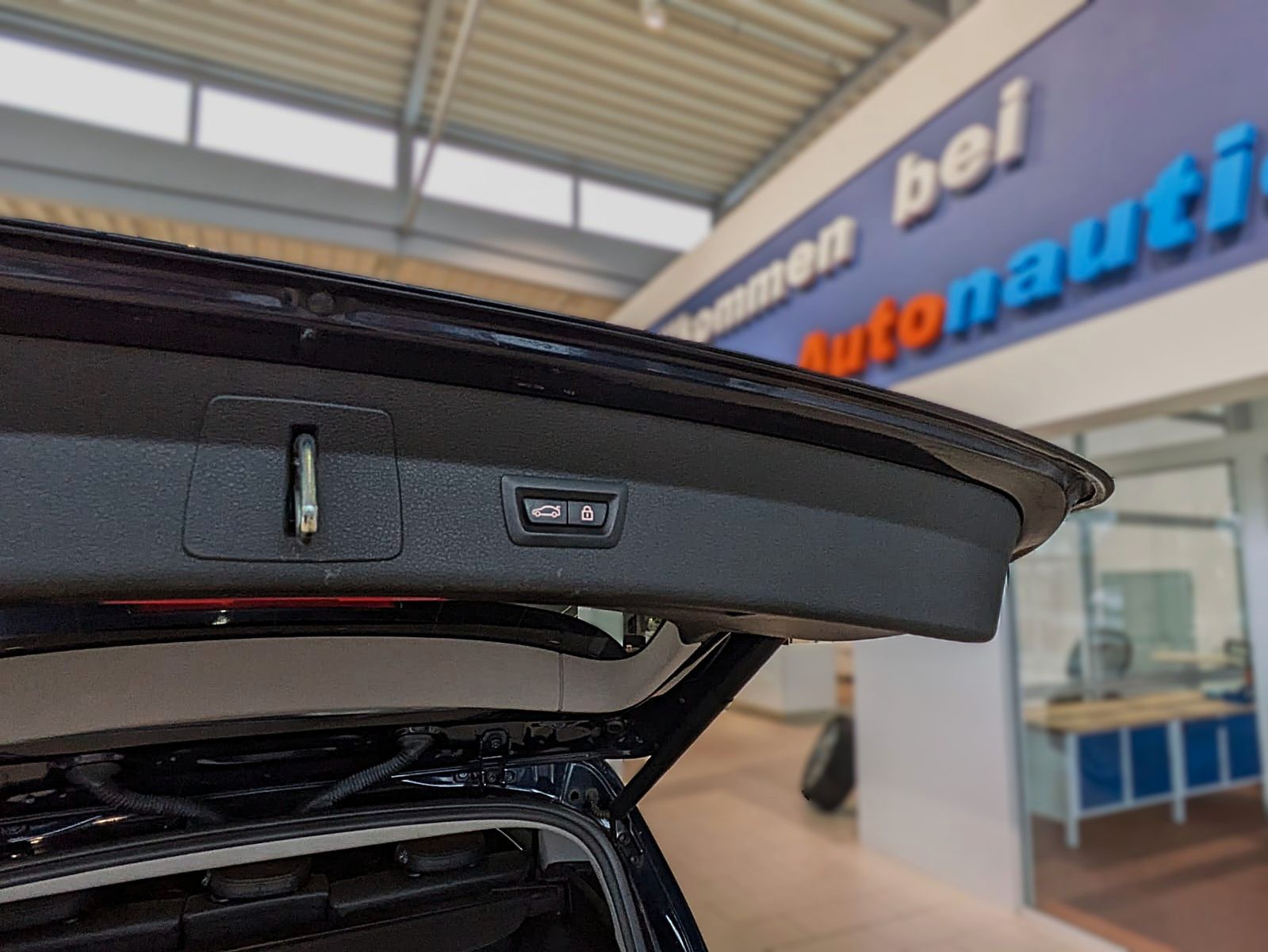 Fahrzeugabbildung BMW 220d Gran Tourer LEDER NAVI HUD PANO LED CAM