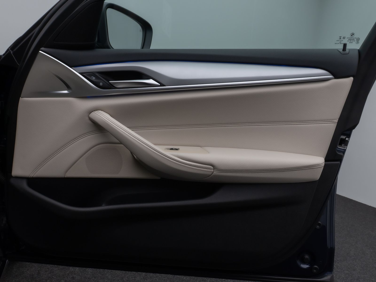 Fahrzeugabbildung BMW 530d xD Panoram Kamera HUD DAB HiFi SoftCl Sport