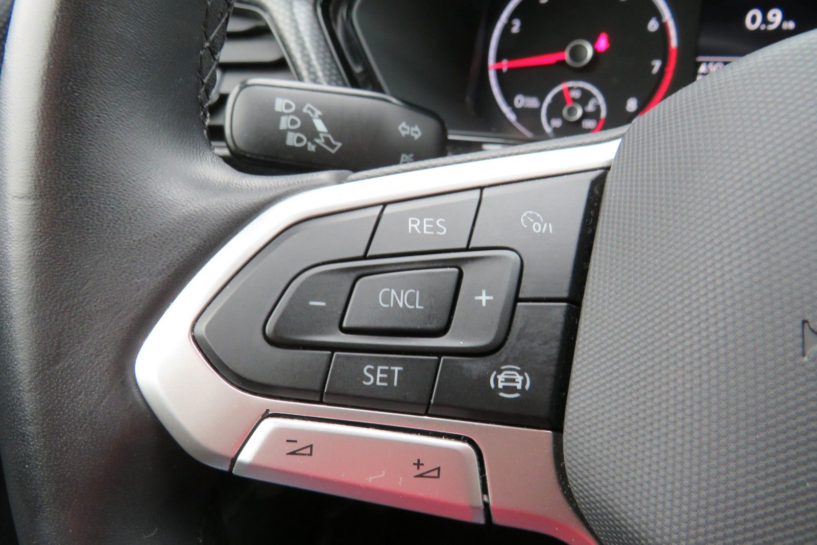 Fahrzeugabbildung Volkswagen T-CROSSLife LED SPORTP. SITZH. NAVI APP "AKTIONS