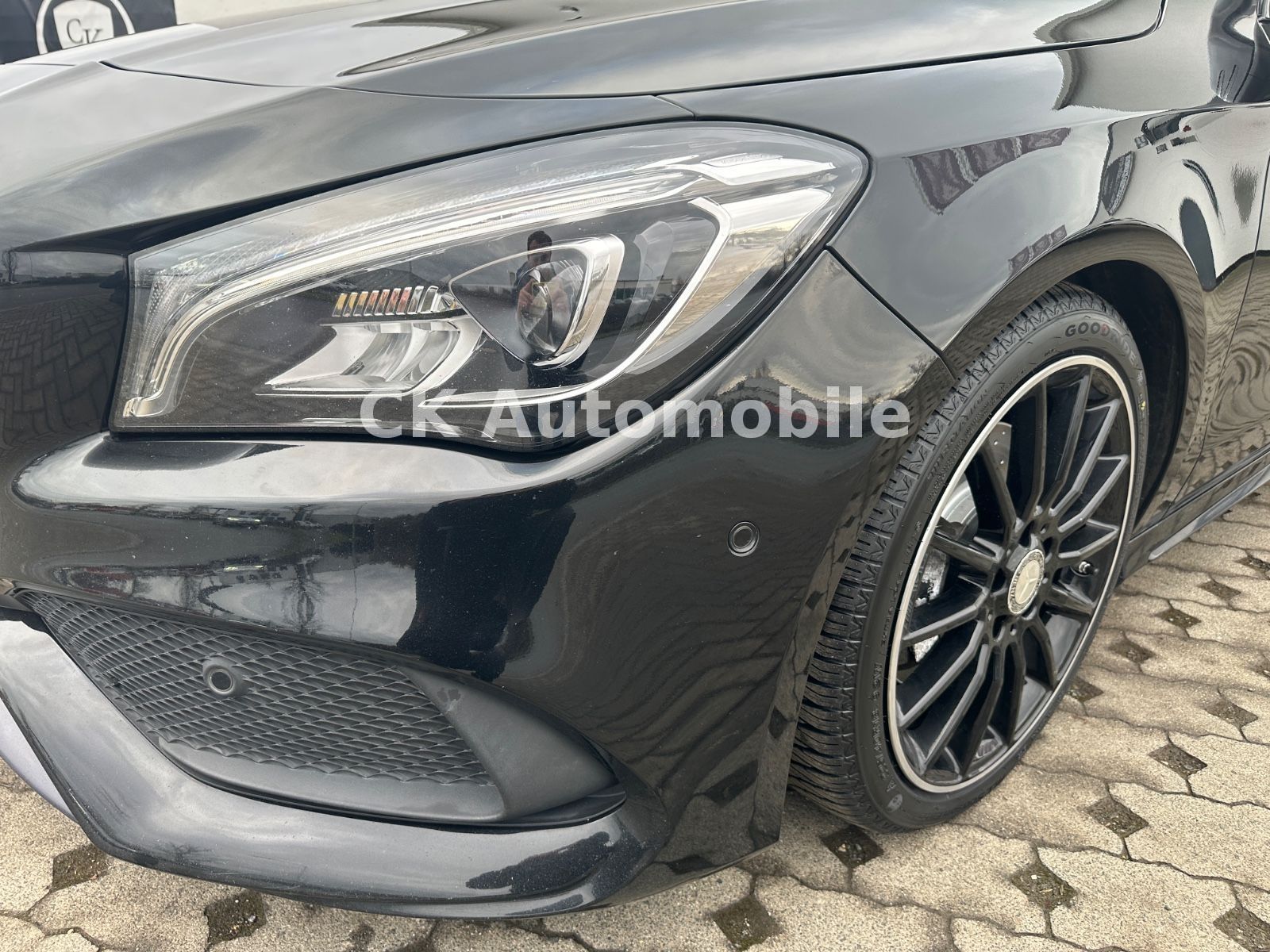 Fahrzeugabbildung Mercedes-Benz CLA 220 CDI Shooting Brake/4Matic/AMG-Line/LED