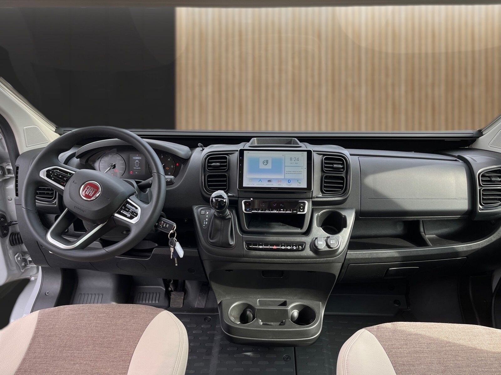 Fahrzeugabbildung Eura Mobil Van V 595 HB Mondial Plus Paket, Markise