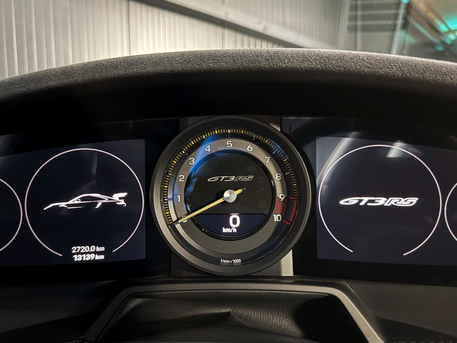 Fahrzeugabbildung Porsche 992 GT3 RS + Approved + Weissach + Sharkblue