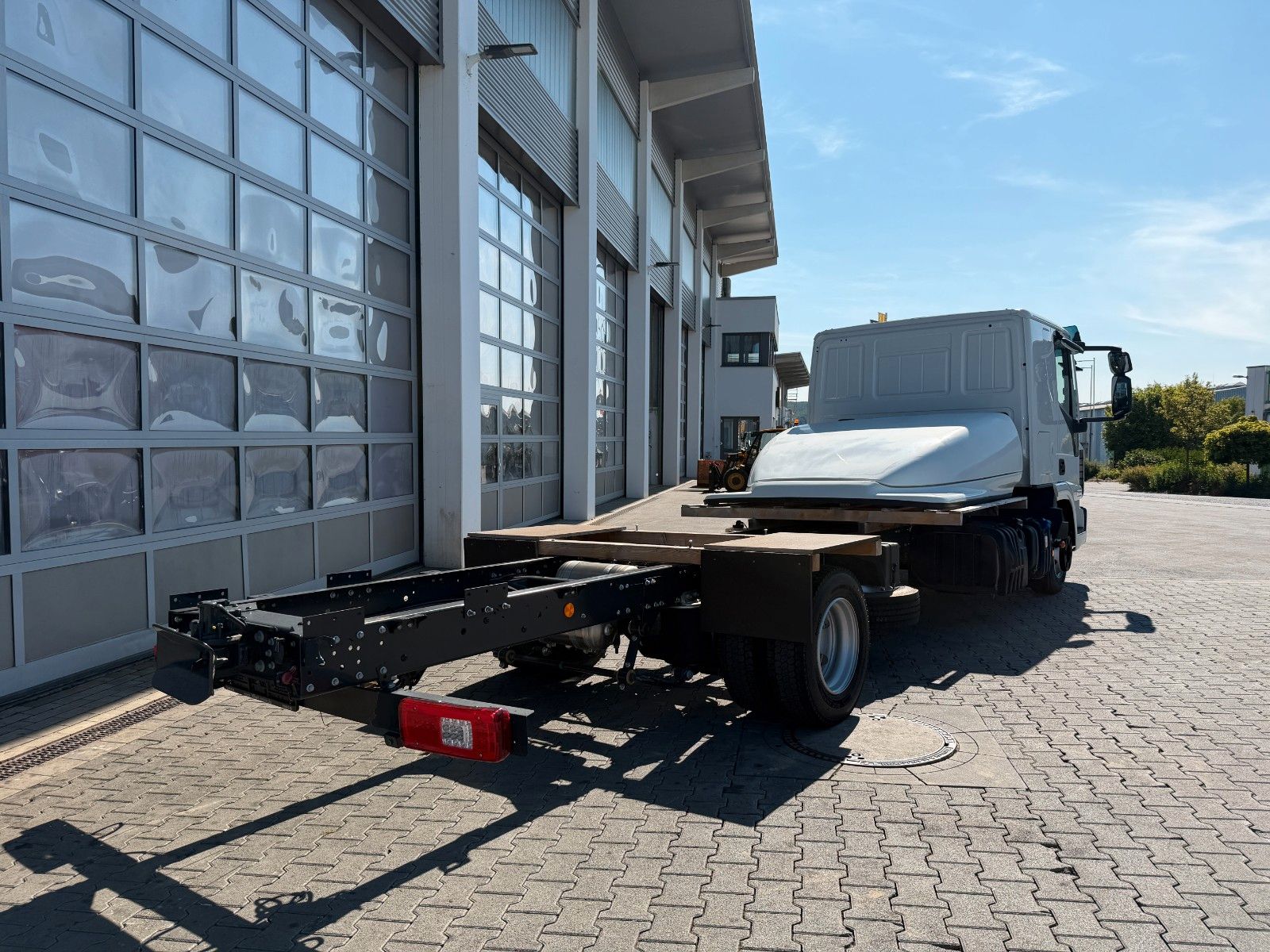 Fahrzeugabbildung Iveco Eurocargo ML80E21/P L-Haus AHK Standheizung