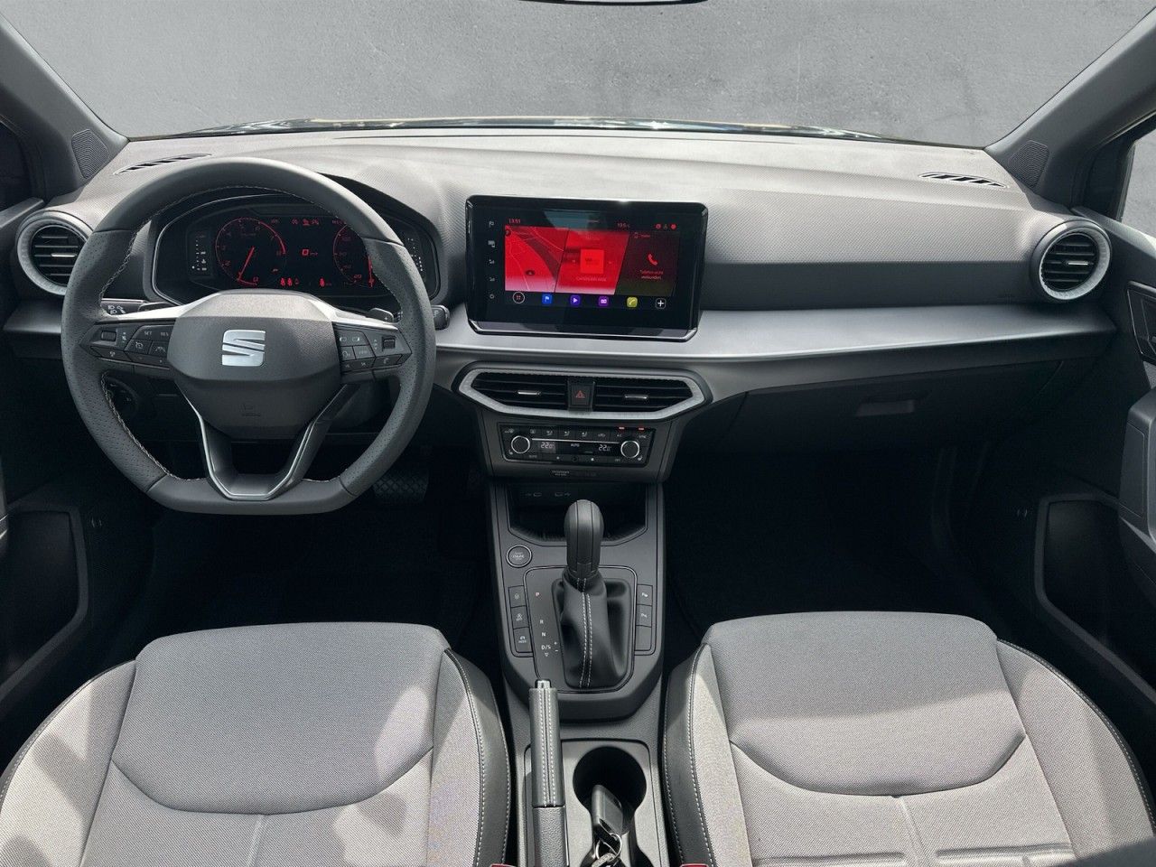 Fahrzeugabbildung SEAT Arona FR Black Edition 1.5 TSI 110 PS DSG - mit KI generiert/bearbeitet