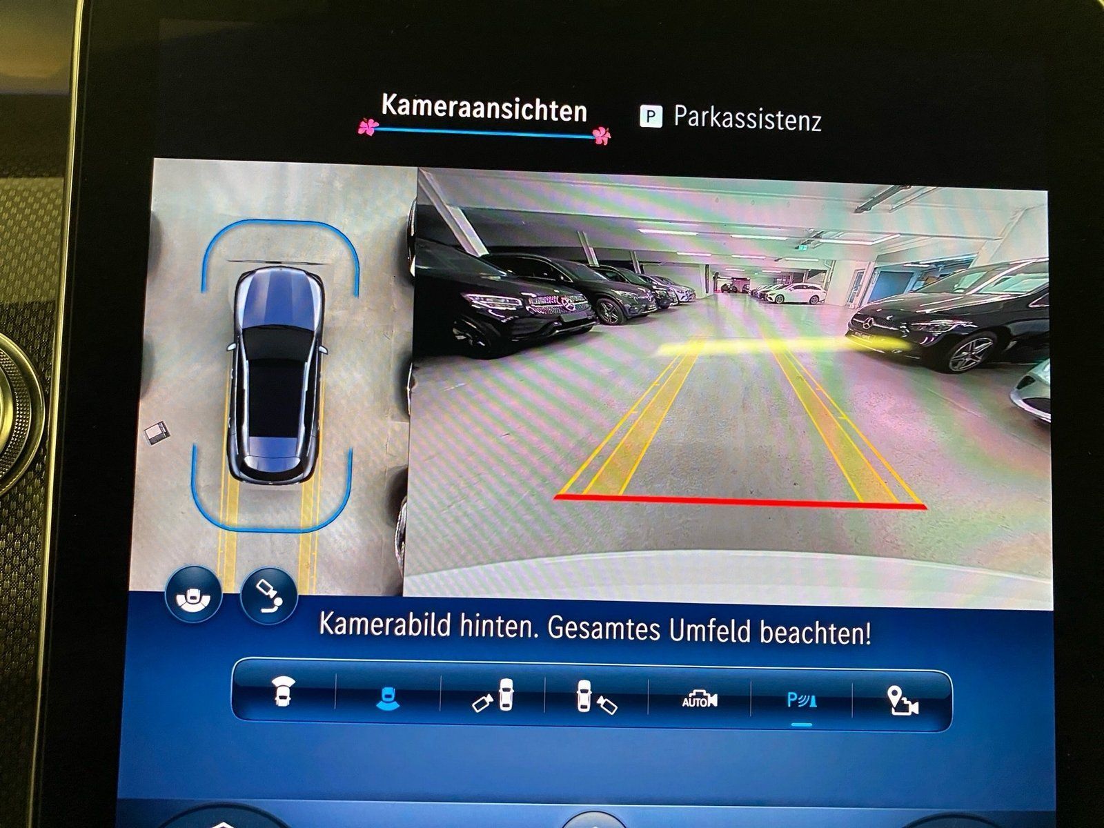 Fahrzeugabbildung Mercedes-Benz GLC 300 4M *Airmatic*STDHZG*HUD*Pano*Distro*AHK*