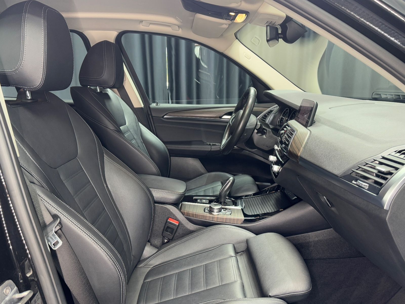 Fahrzeugabbildung BMW X3 xDrive 20d|LEDER|NAVI|M-SPORT 19 ZOLL|AHK