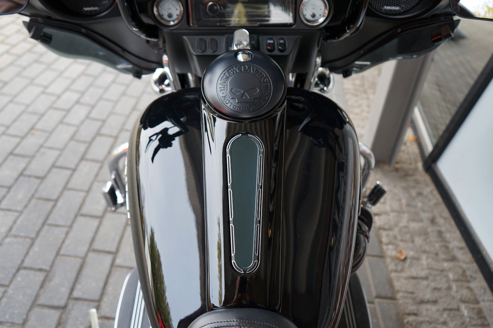 Fahrzeugabbildung Harley-Davidson Street Glide Bagger FLHX mit viel Zubehör