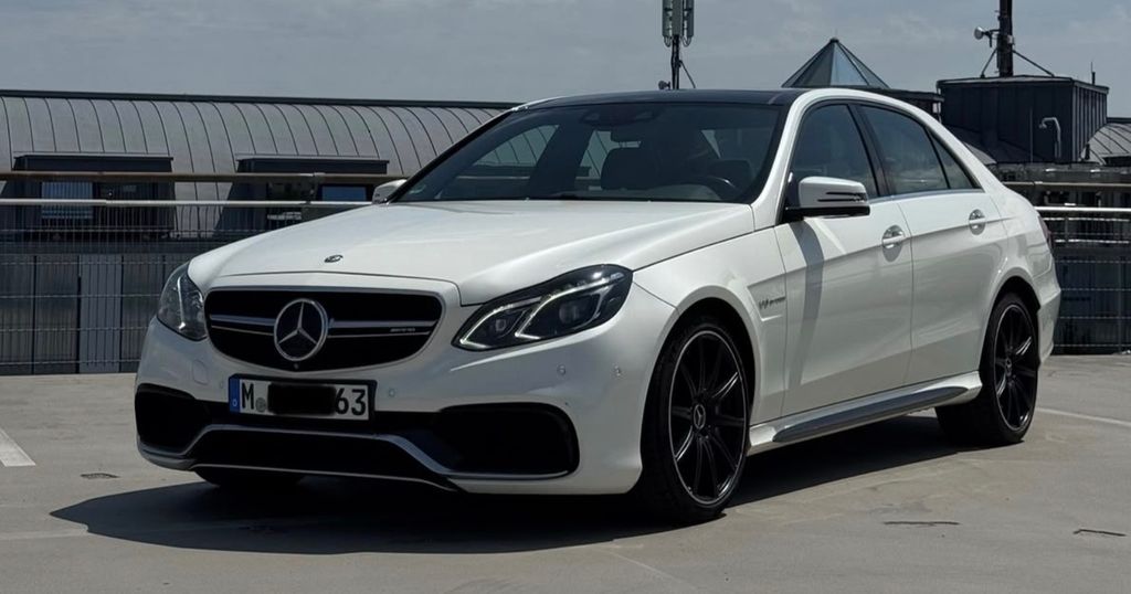 Image of Mercedes-Benz E 63 AMG