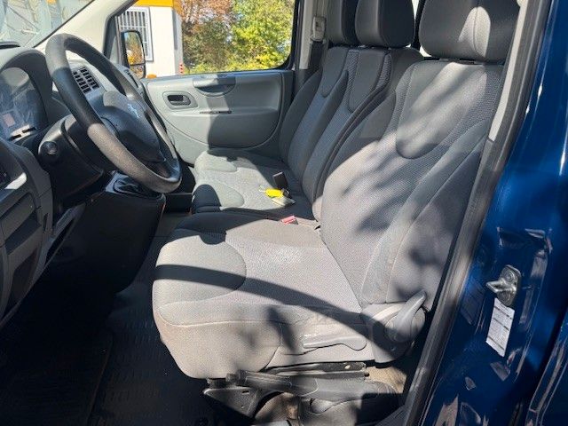 Fahrzeugabbildung Peugeot Expert Kasten L2H1 Kasten BEHINDERTEN UMBAU