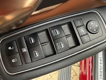 Bild 38 Dodge RAM 5,7l HEMI Longhorn AHK Luftfahrwerk 4x4