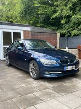 BMW 320i LCI NAVI/AUT/KLIMAUT/SCHECK/M-FELGEN - BMW 3er Reihe aus 2013: Coupé